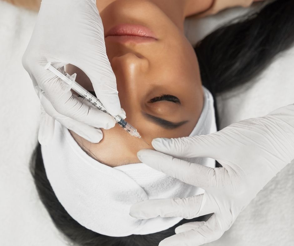 Kaz Ayağı Tedavisi: Göz Çevresi Kırışıklıkları için Botoks